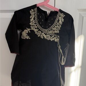 Girls Junaed Jamshed Black and Gold Desi Outfit Size 3-4 Years